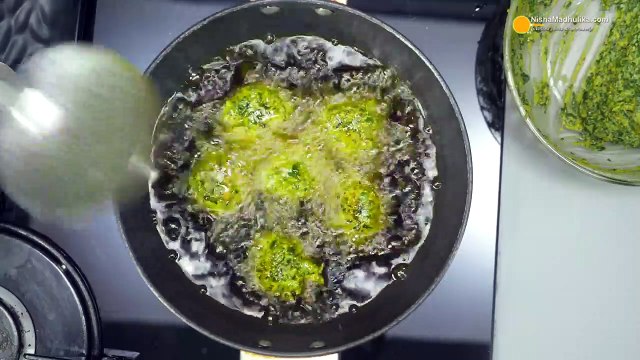 पूर्वांचल की चटपटी पालक की सकौड़ा चाट । Spicy Palak Sakauda Chaat Recipe | Street Food of Prayag Raj