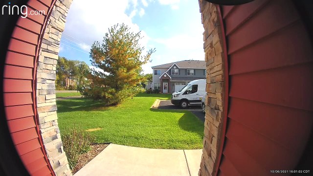 Amazon Driver Treats Delicate Packages Like Frisbees