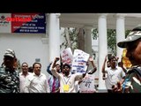 Independent Delhi Cadidates Protest Outside EC Office, Demand 100% Verification of VVPATS