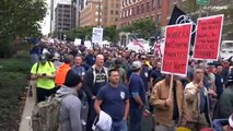 Cientos de trabajadores municipales protestan contra la imposición de las vacunas en Nueva York