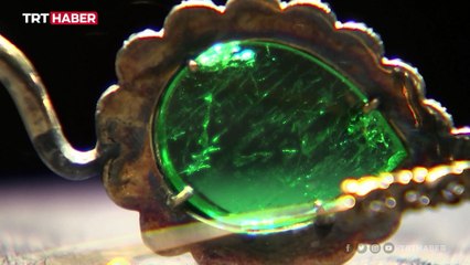 Londra'daki müzayedede elmas ve zümrüt camlı gözlükler sergilenecek