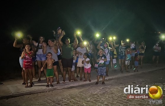 Assaltos aterrorizam moradores do Residencial Cajazeiras por causa da escuridão: “Queremos luz”