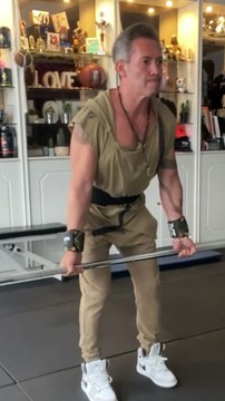 —Clothes from @bodyengineers —Happy Tuesday ! —Salut la famille, j’espère que vous allez bien ? Voici mon entraînement Dos, biceps, de ce mardi après midi. Bon entraînement! —SAVE This Back & Biceps Day1. Barbell Bent Over Rows - 4✖️12reps.2