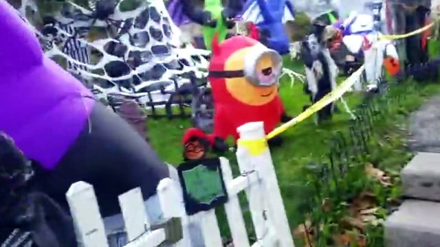 Halloween Outdoor decorations | Ghosts and Skeletons | Canada Halloween 2021 | Pumpkin fritters