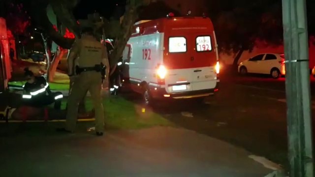 Com diversas lesões pelo corpo depois de ter sido agredido, jovem é socorrido pelo Samu no Centro de Cascavel