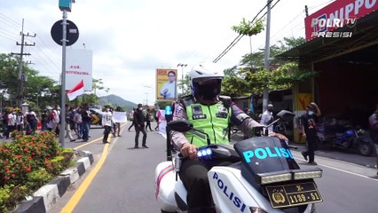 Potret Polisi Humanis Saat Pengamanan Aksi Damai di Trenggalek