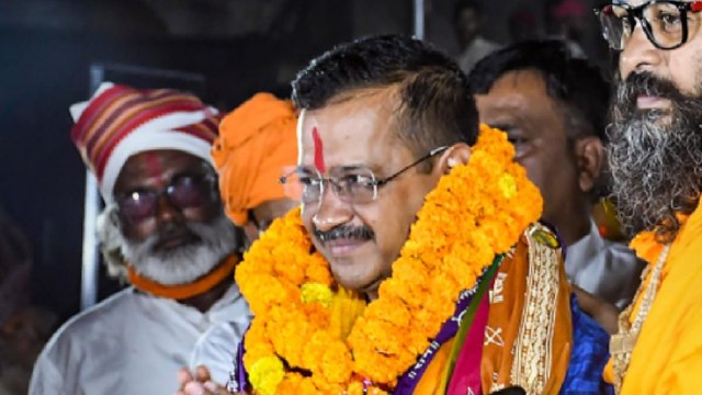Ayodhya: Arvind Kejriwal prays to Ram Lalla