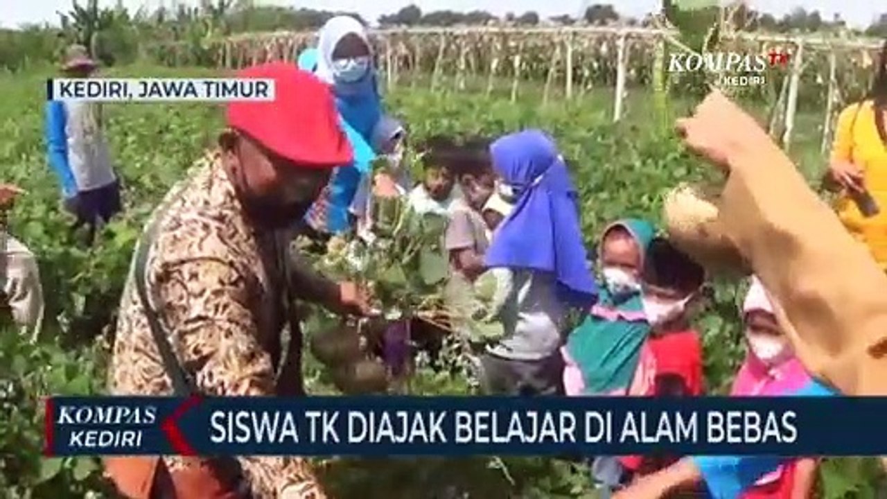 Hilangkan Kejenuhan, Puluhan Siswa Di Kota Kediri Belajar Di Alam Bebas