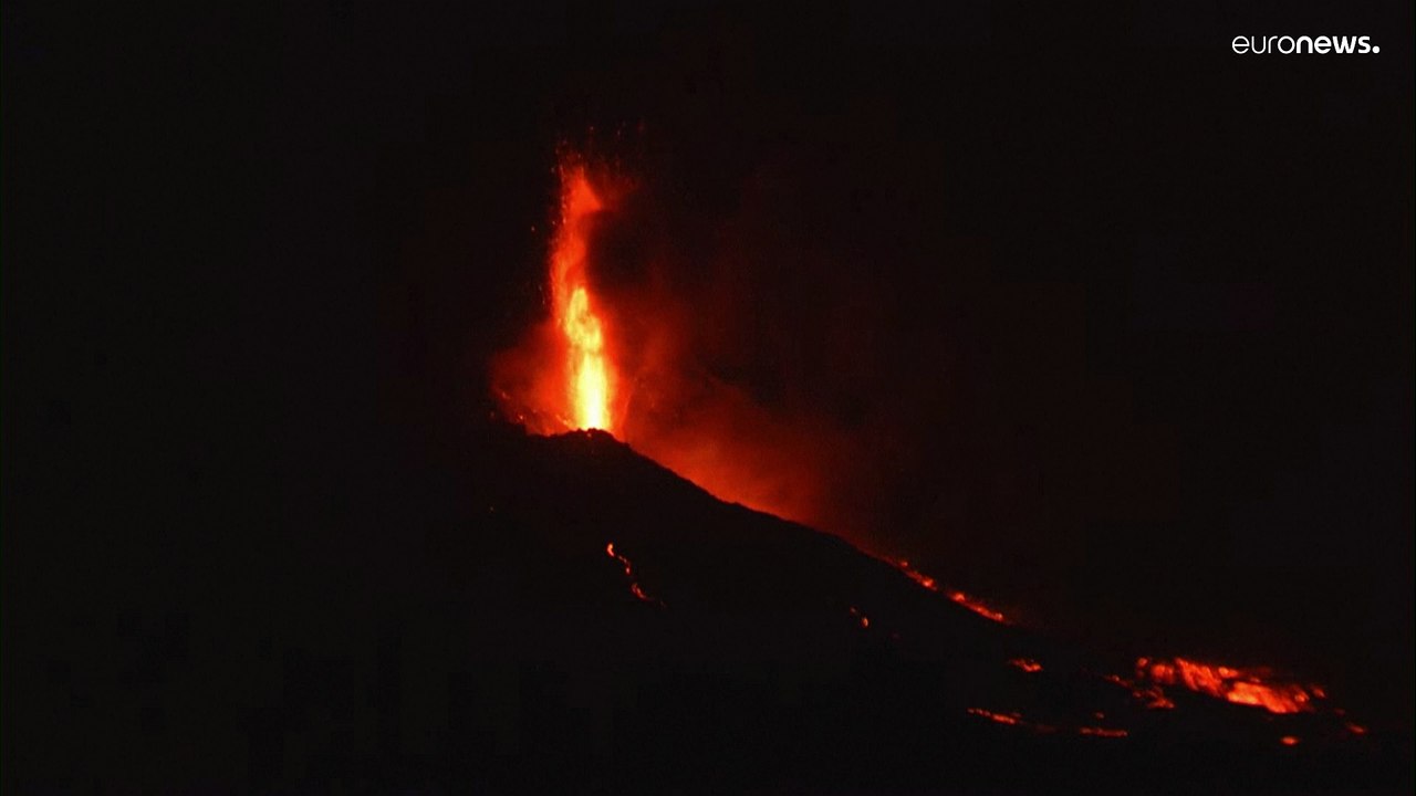 La Palma, il vulcano Cumbre Vieja è sempre più minaccioso