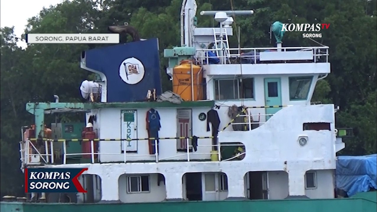 Kapal Kargo Diduga Tabrak Karang