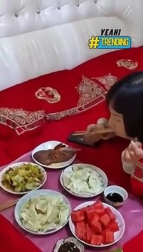 Cô gái 'siêu lười' khiến chồng mỗi ngày đều phải cơm bưng nước rót tận giường