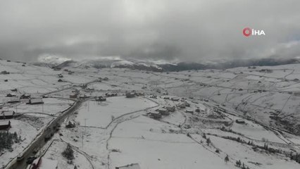 Barma Yaylası'nda köylüler yolu kapatıp "biz yıkacağız" dedi, jandarma geri döndü