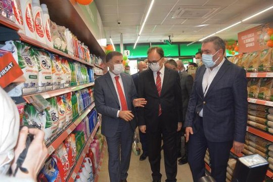 POYRAZ: TARIM KREDİ KOOPERATİFLERİ MARKETLERİNDE ET ÜRÜNLERİ DE SATACAK