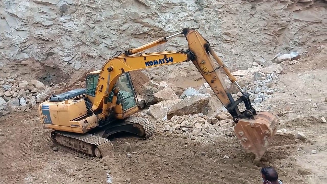 Komatsu machine working