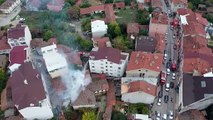 Bursa'da tarihi ev yangını! Drone ile havadan böyle görüntülendi