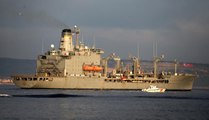 ÇANAKKALE - ABD donanmasına ait savaş gemisi Çanakkale Boğazı'ndan geçti