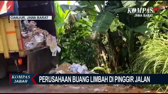 Bisa-Bisanya Perusahaan di Cianjur Buang Limbah di Pinggir Jalan