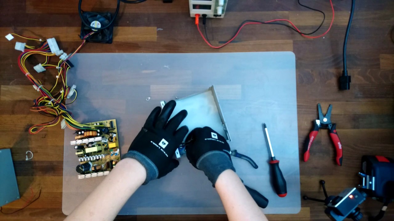 Lötabsaugung mit Aktivkohlefilter aus alten PC-Teilen - Test am Ende / Info in der Beschreibung