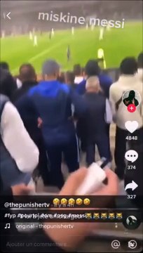 Un supporter marseillais jette un chargeur de téléphone sur Lionel Messi !