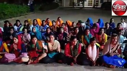 कैम्प फायर में लोक गीतों पर थिरकीं गाइड छात्राध्यापिकाएं