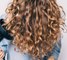 How to Diffuse Your Hair, According to Hairstylists