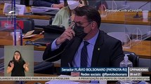 Flávio Bolsonaro: 'Senadores subiram nos caixões para fazer campanha'