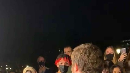 Pablo Casado recibido con aplausos a su llegada a los Premios de EL ESPAÑOL.