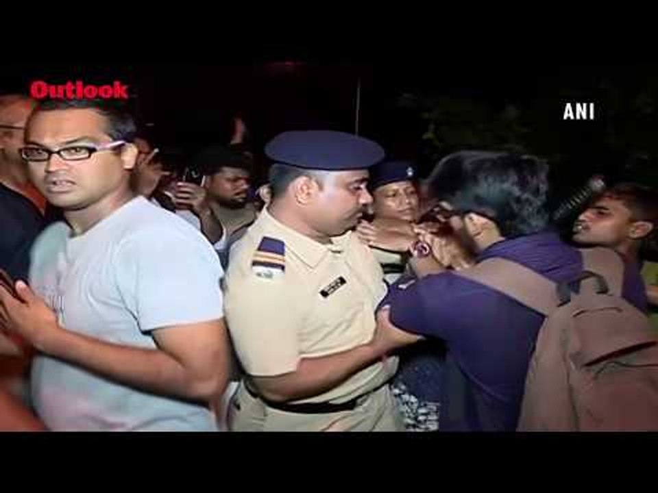 People Protest Against Felling Of Trees In Aarey Colony
