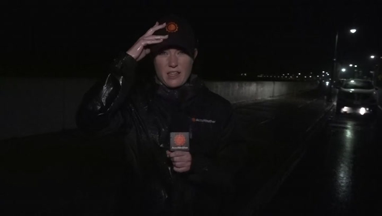 Powerful winds pick up as nor'easter slams Salem
