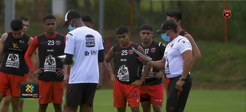 td7-Alajuelenses Albert-Rudé-debe-resolver-sus-titulares-en-media-cancha-y-delantera 26102