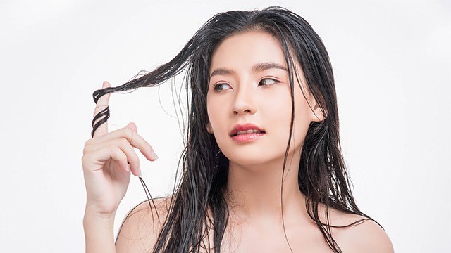 Mencegah Rambut Lepek, Ini Khasiat Kemiri untuk Perawatan Rambut