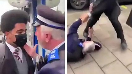 Un policier harcelé par des étudiants