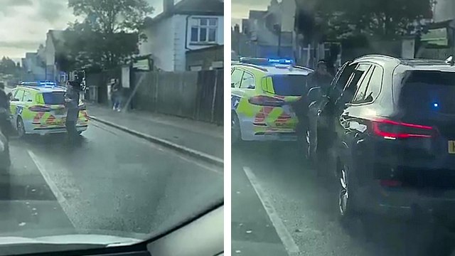 Une policière écrasée entre deux voitures