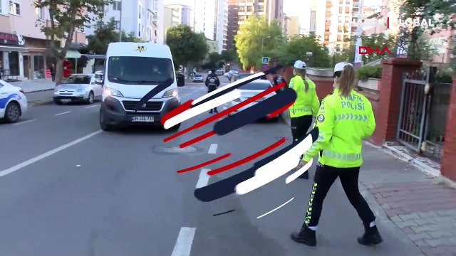 İstanbul'da servis araçlarına denetim! Kadıköy'de korsan öğrenci servisi yakalandı
