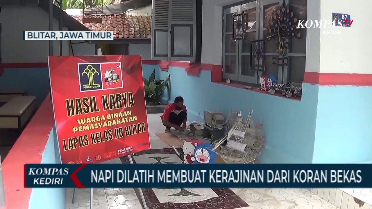 Narapidana Yang Akan Bebas Dilatih Membuat Kerajinan Dari Koran Bekas