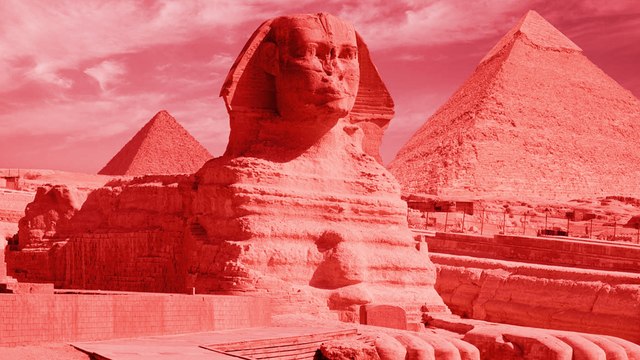 شاهد رد فعل فتاة مصرية تعرضت للتحرش من قبل رجل مسن في مصر