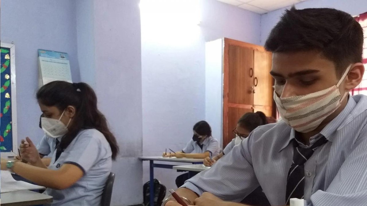 Delhi schools to reopen on Nov 1 for all classes