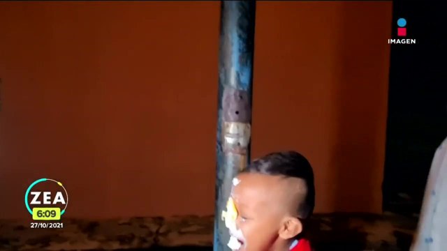 Niño migrante festeja su cumpleaños en Huixtla, Chiapas