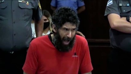 Un asesino maulla en el juicio porque se cree que es un gato