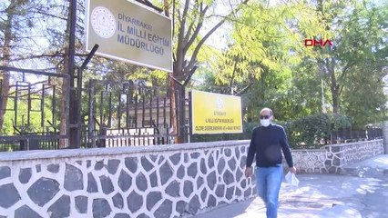 OĞLUNU DÖVDÜĞÜNÜ ÖNE SÜRDÜĞÜ ÖĞRETMENE KAFA ATTI