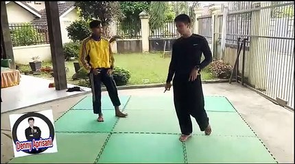 Cara Mudah Latihan Guntingan Depan Pencak Silat by Denny Aprisani