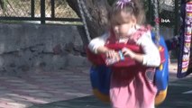 91 saatin ardından enkazdan çıkartılan minik Ayda, merhum annesinin adını taşıyan parkta oynadı