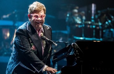 ‘Me arrependo de ter usado tantas drogas’, desabafa Elton John