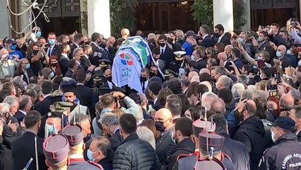 Gracia despide a Fofi Yenimatá, la líder del partido socialdemócrata, fallecida como consecuencia de un cáncer