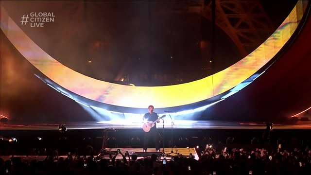 Ed Sheeran chante Shivers en live à Paris