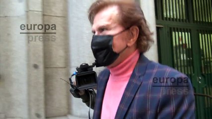 Edmundo Arrocet, mudo ante su última exclusiva contestando a Gustavo
