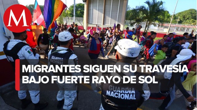 Caravana migrante cruza garita migratoria de Huixtla, Chiapas