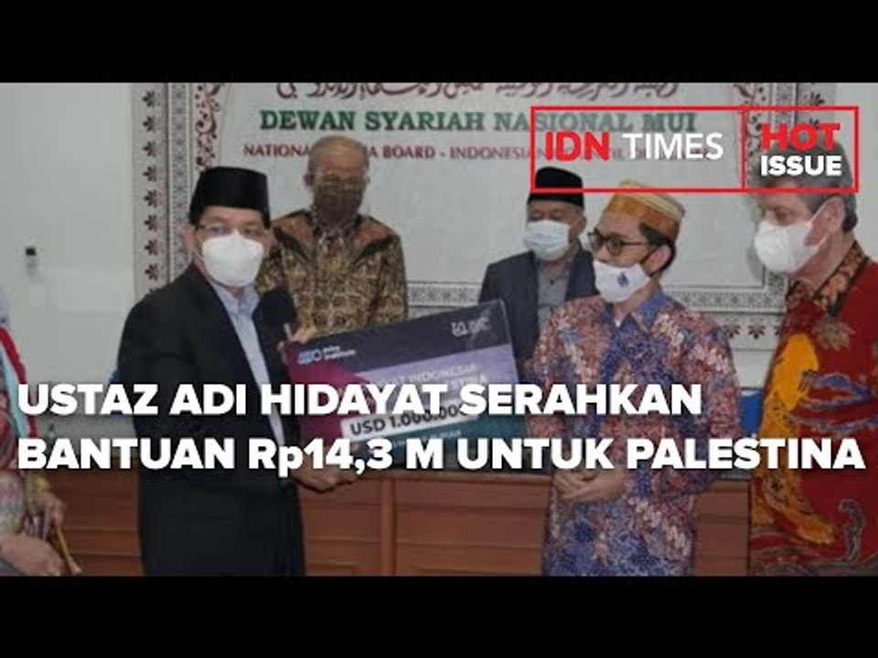 Ustaz Adi Hidayat Serahkan Bantuan Rp14,3 M untuk Palestina