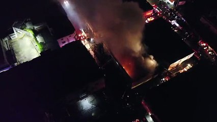 Imágenes del incendio ocurrido en la tienda ubicada en La Vega