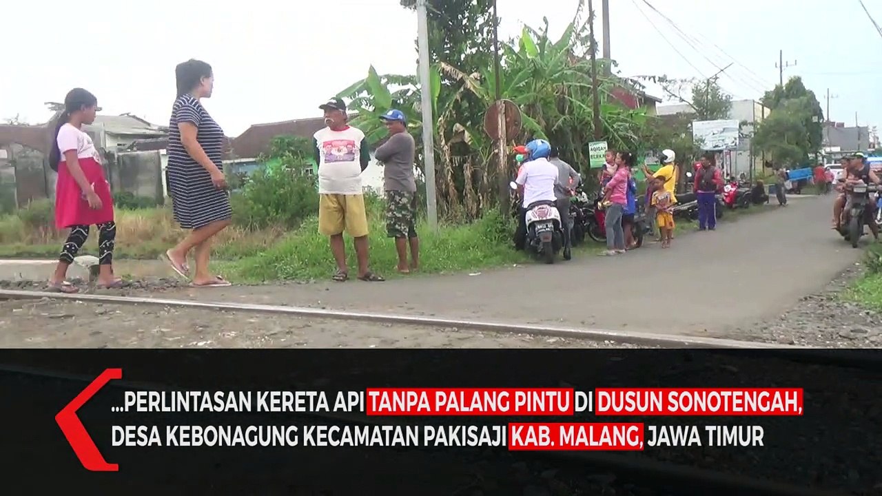Kereta Api Malang-Jakarta Tabrak Mini Bus di Perlintasan